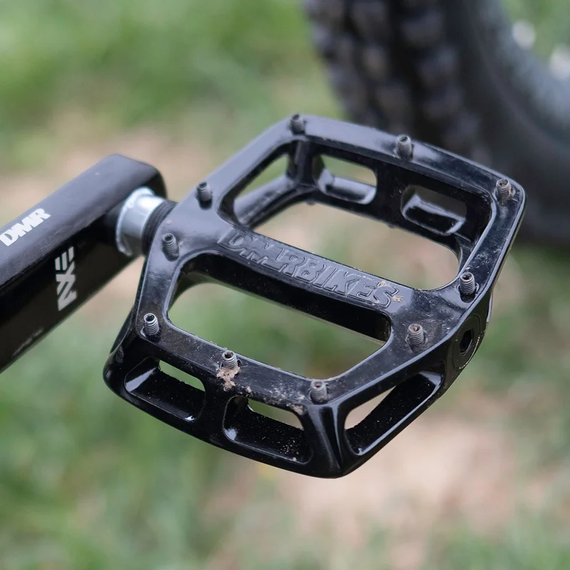 DMR V12 Pedals